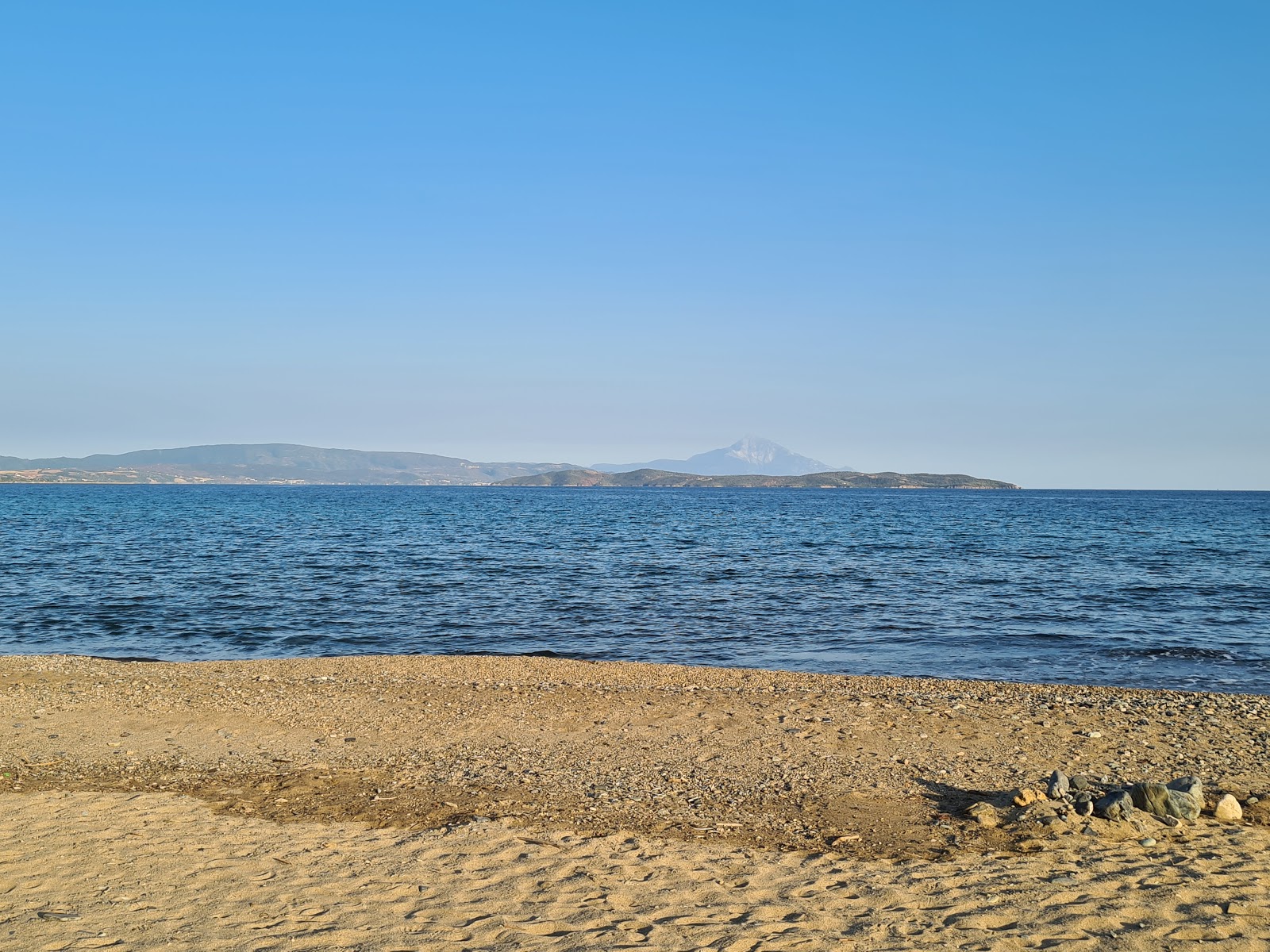 Fotografija Develiki beach in naselje