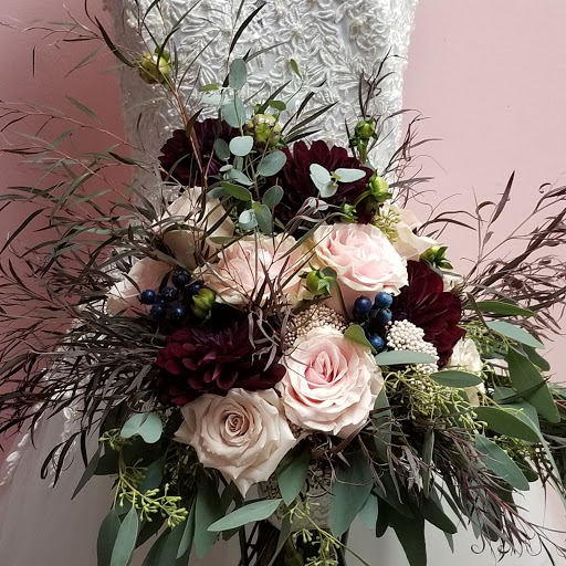 Florist «Amazing Petals», reviews and photos, 125 S Broadway St, Lake Orion, MI 48362, USA