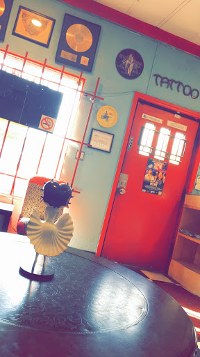 Tattoo Shop «Hot Rod Betties Tattoo», reviews and photos, 940 Edgewater St NW, Salem, OR 97304, USA