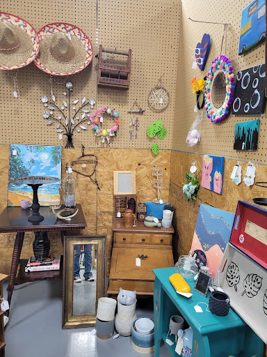 Flea Market «Peddlers Market», reviews and photos, 501 Euclid Ave, Colonial Beach, VA 22443, USA