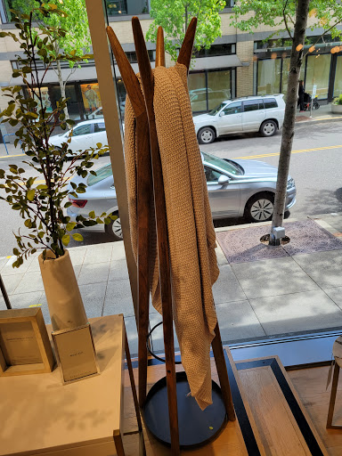 Furniture Store «west elm», reviews and photos, 1201 NW Couch St, Portland, OR 97209, USA