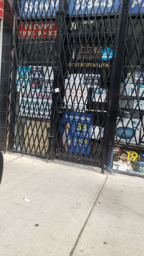 Electronics Store «Worldwide Electronics», reviews and photos, 2348 W Devon Ave, Chicago, IL 60659, USA