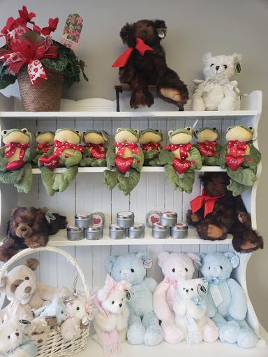 Florist «Up-Towne Flowers & Gift Shoppe», reviews and photos, 2145 W Dublin Granville Rd, Worthington, OH 43085, USA