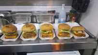 Plats et boissons du Restaurant de hamburgers Burger savoyard Chez Toto Saint Jean d'Aulps - n°11