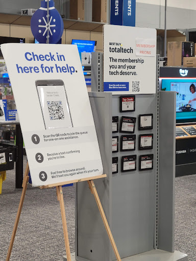 Electronics Store «Best Buy», reviews and photos, 6825 Mills Civic Pkwy, West Des Moines, IA 50266, USA