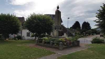 Parking Place de la Mairie à Saint-Hilaire-les-Places