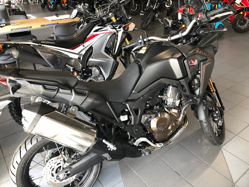 Yamaha Motorcycle Dealer «West Orlando Powersports and Marine», reviews and photos, 16333 W Colonial Dr, Oakland, FL 34760, USA