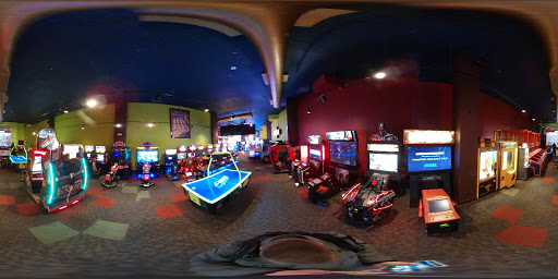 Sports Bar «Sky Deck Sports Grille and Lanes», reviews and photos, 401 E Broadway, Bloomington, MN 55425, USA