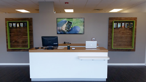 Mobile Phone Repair Shop «CPR Cell Phone Repair Raleigh Midtown», reviews and photos, 3004 Wake Forest Rd #102, Raleigh, NC 27609, USA