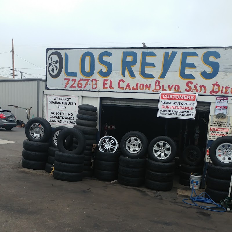 Los Reyes tire shop