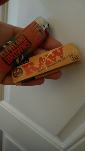 Tobacco Shop «The Boo-tique Smoke Shop & Vapor», reviews and photos, 676 N Main St, Wellington, OH 44090, USA