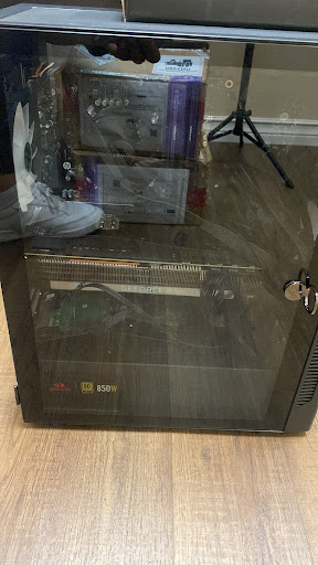 The Supreme Tech image