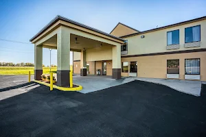 American inn and suites Galesburg image