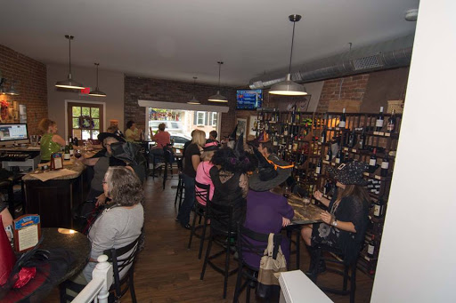 Wine Bar «Chateau La Vin», reviews and photos, 119 S Main St, Columbia, IL 62236, USA