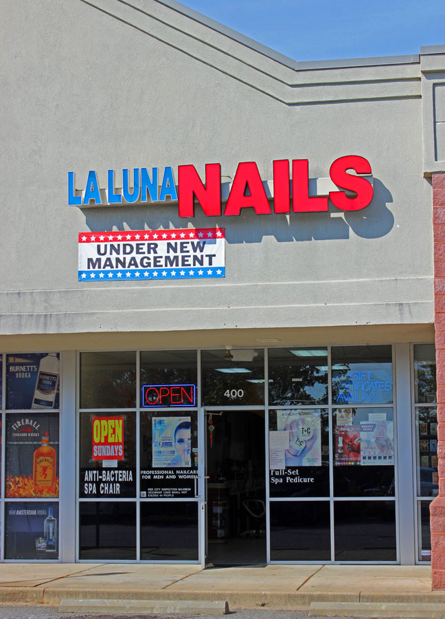 LaLuna Nails