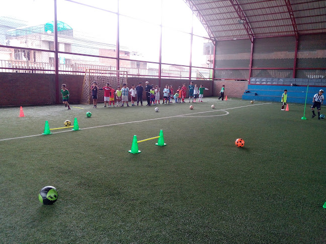 Opiniones de Complejo Deportivo, Cajona Huaylla, San Jerónimo en Cusco - Campo de fútbol