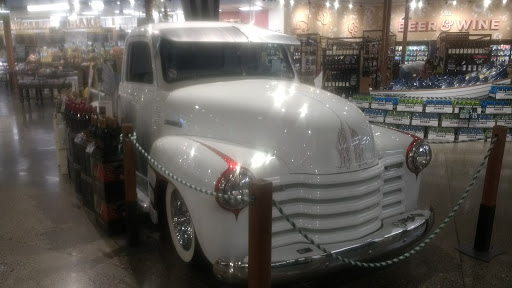 Grocery Store «Main & Vine», reviews and photos, 5010 Point Fosdick Dr NW, Gig Harbor, WA 98335, USA