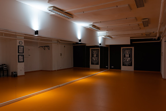 Telefonszám: Vibes and Stuff - Street Dance Oktatás