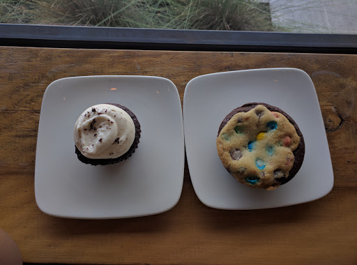 Coffee Shop «Red Dessert Dive», reviews and photos, 1045 Studewood St, Houston, TX 77008, USA