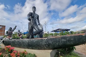 Monumento Al Canoero image