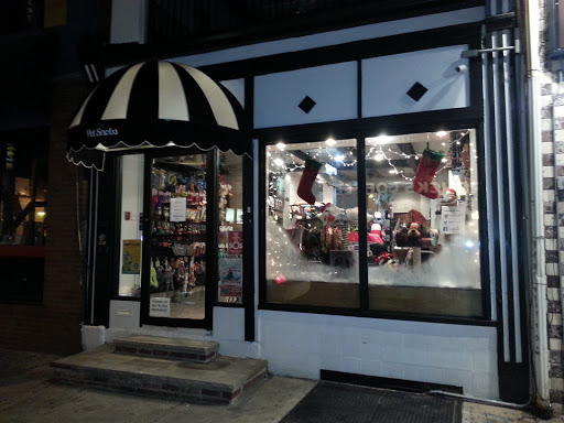 Pet Supply Store «The Pet Snobs Boutique», reviews and photos, 534 S 4th St, Philadelphia, PA 19147, USA