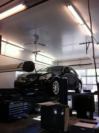 Auto Repair Shop «Plymouth Auto & Tire Center», reviews and photos, 2014 Butler Pike, Plymouth Meeting, PA 19462, USA