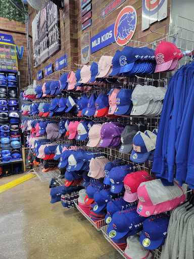Sportswear Store «Sports World Chicago», reviews and photos, 3555 N Clark St, Chicago, IL 60657, USA
