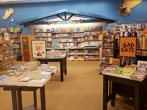 Book Store «Barnes & Noble Booksellers Clackamas Town Ctr Mall», reviews and photos, 12000 SE 82nd Ave, Portland, OR 97086, USA