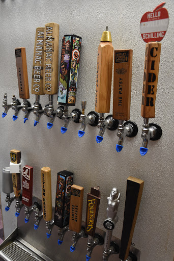 Liquor Store «Cellars Fine Wine & Spirits», reviews and photos, 10660 N 32nd St, Phoenix, AZ 85028, USA