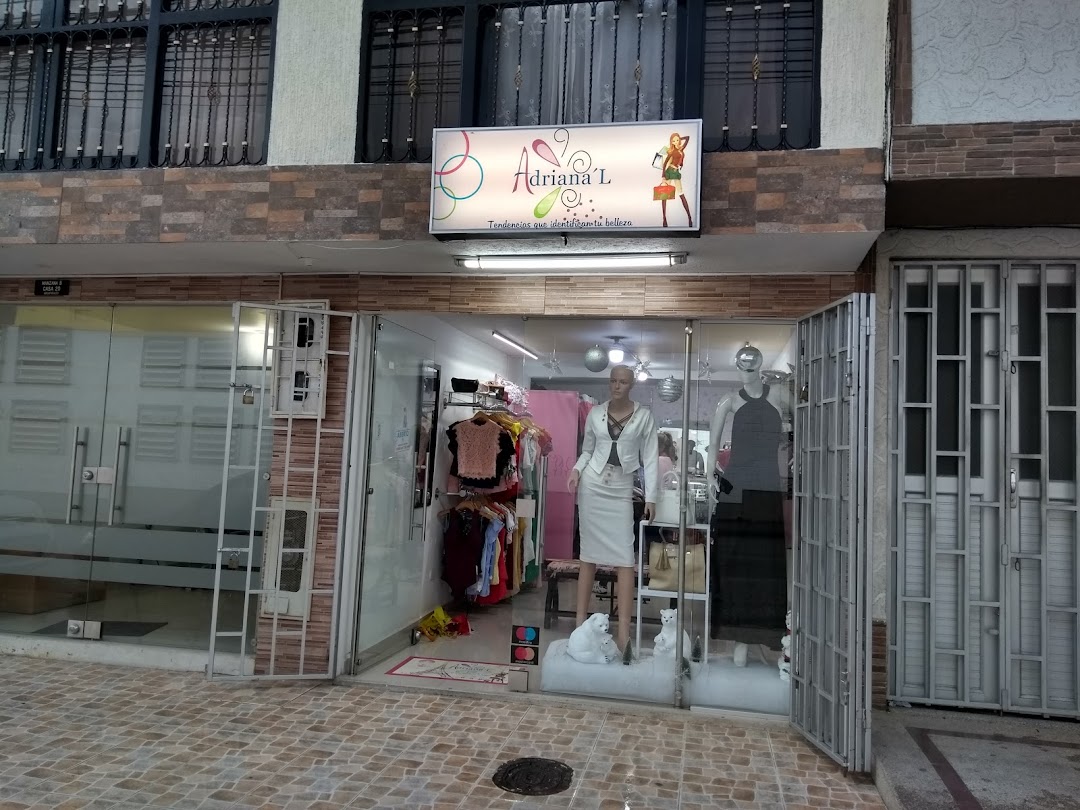 adriana Leyton ropa y accesorios