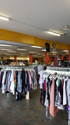 Used Clothing Store «Buffalo Exchange Austin», reviews and photos, 2904 Guadalupe St, Austin, TX 78705, USA
