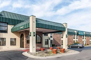 Quality Inn & Suites Shelbyville I-74 image