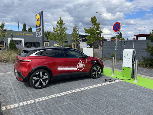 Borne de recharge de véhicules électriques Lidl Station de recharge Marly