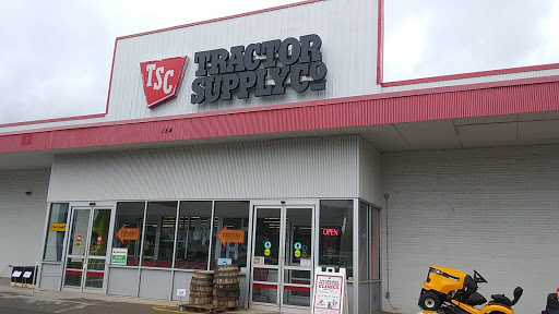 Home Improvement Store «Tractor Supply Co.», reviews and photos, 154 Vestal Pkwy W, Vestal, NY 13850, USA