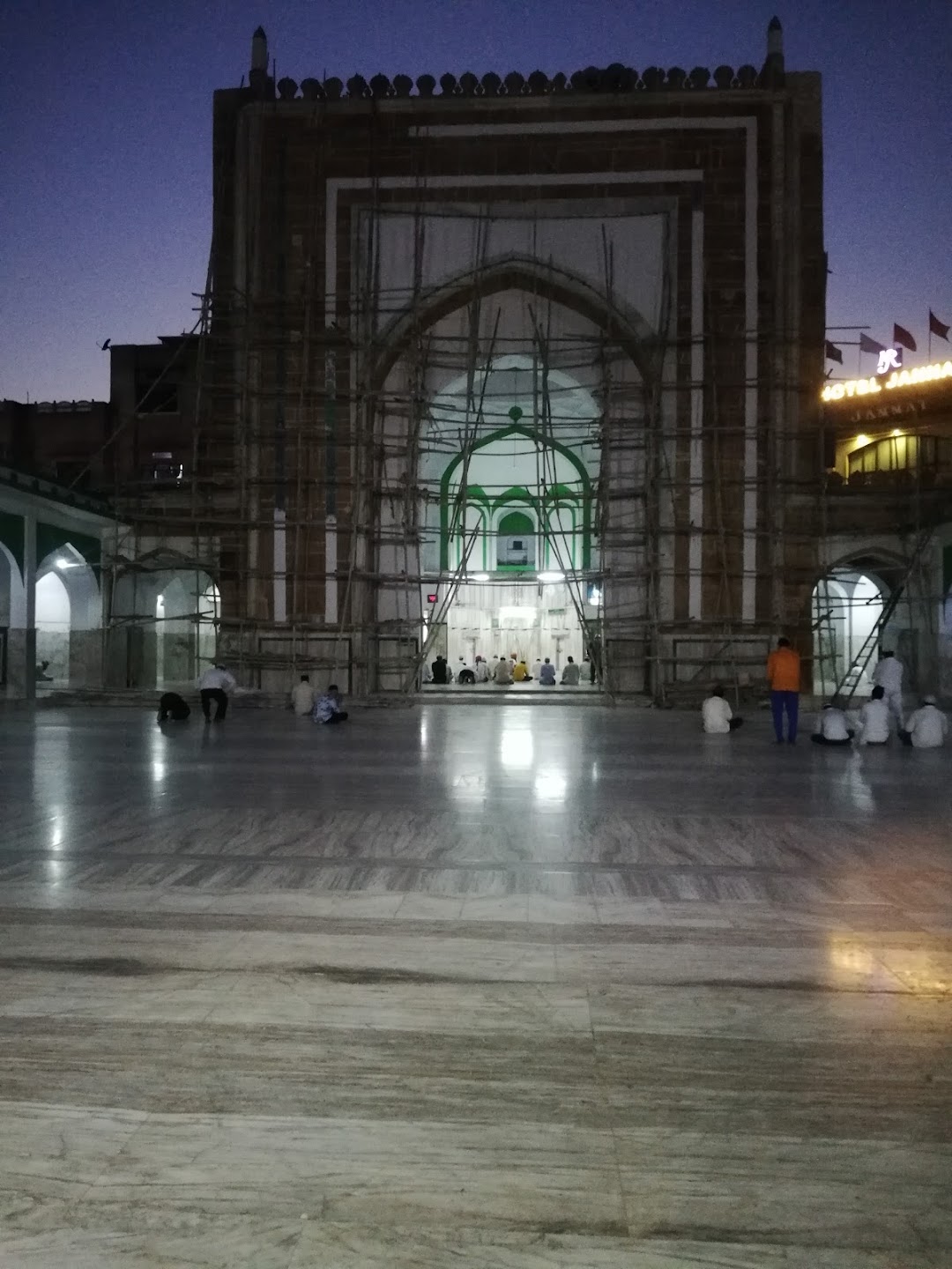 Akbari Masjid