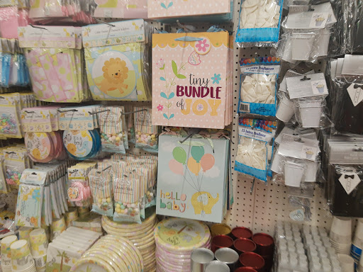 Dollar Store «Dollar Tree», reviews and photos, 21800 Towncenter Plaza #237, Sterling, VA 20164, USA