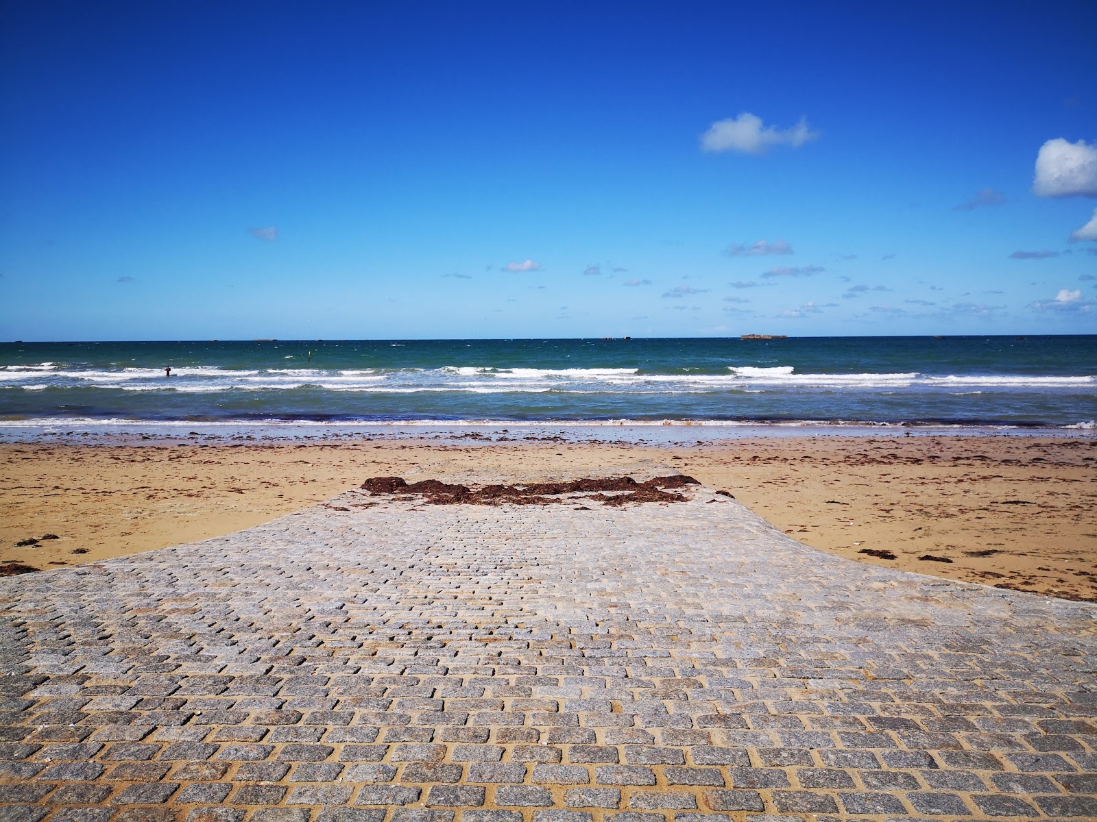 Foto von Asnelles Beach mit sehr sauber Sauberkeitsgrad