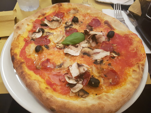 Pizzeria La Piazzetta in Brindisi, Provincia di Brindisi