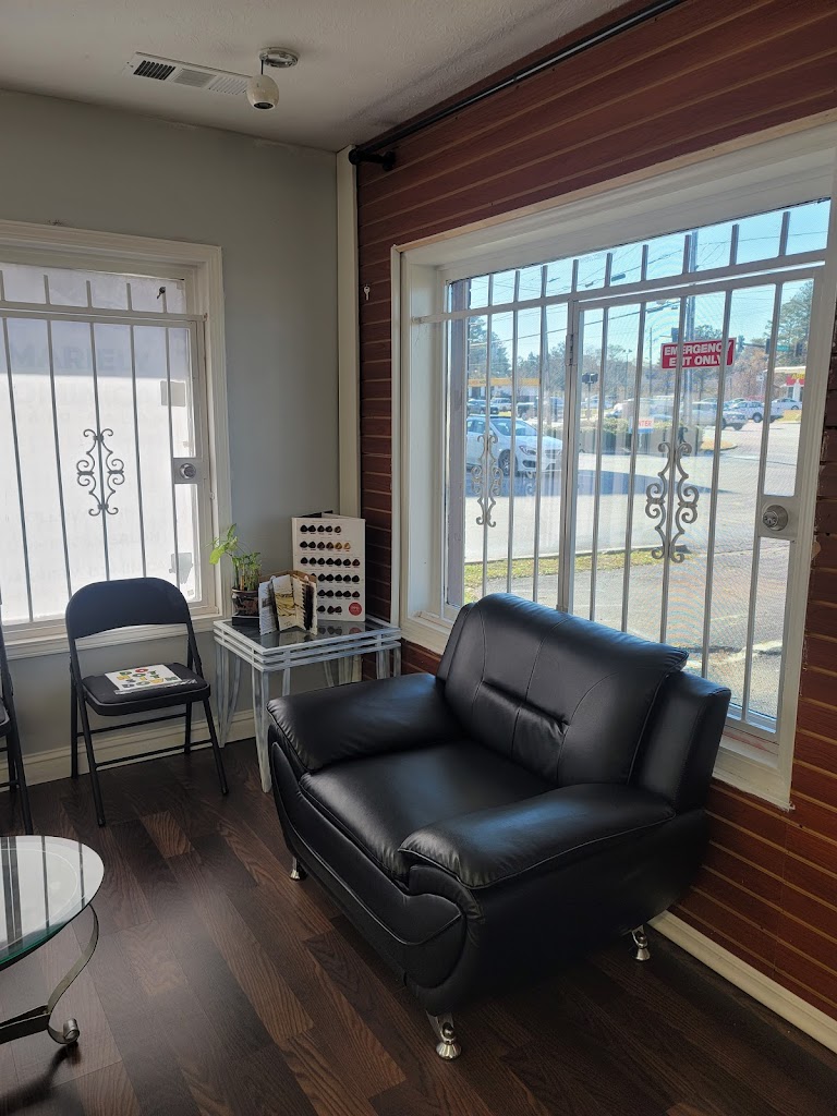 Mariely Dominican Hair Salon. 30274