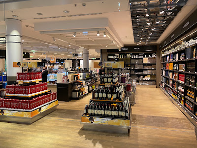 DUTY FREE SHOP - Terminal 2E Gate M à Le Mesnil-Amelot