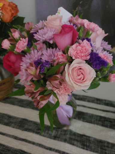 Dried Flower Shop «Creative Flower And Gift Shop», reviews and photos, 84-48 Eliot Ave, Middle Village, NY 11379, USA