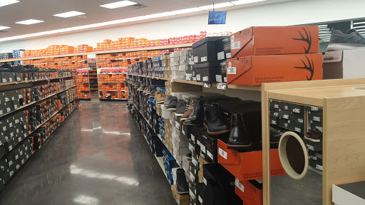 Shoe Store «Famous Footwear», reviews and photos, 4725 E Towne Blvd, Madison, WI 53704, USA