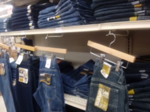 Animal Feed Store «FELDMANS Farm & Home», reviews and photos, 1332 W Kansas St, Liberty, MO 64068, USA