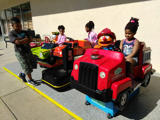 Shopping Mall «Queenstown Premium Outlets», reviews and photos, 441 Outlet Center Dr, Queenstown, MD 21658, USA