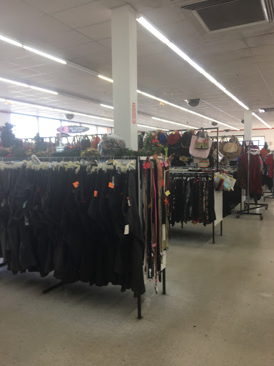 Thrift Store «Value World», reviews and photos, 11900 Detroit Ave, Lakewood, OH 44107, USA