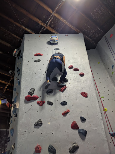 Hangar 18 Indoor Climbing Gym - Arcadia