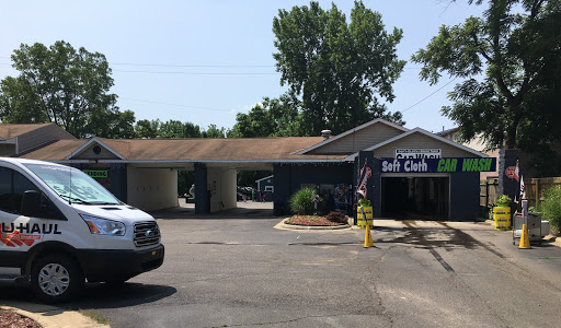 Eagle Car Wash + Self Storage and Authorized UHaul Dealer en Williamston