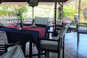 Balissa Bar and Restaurant image