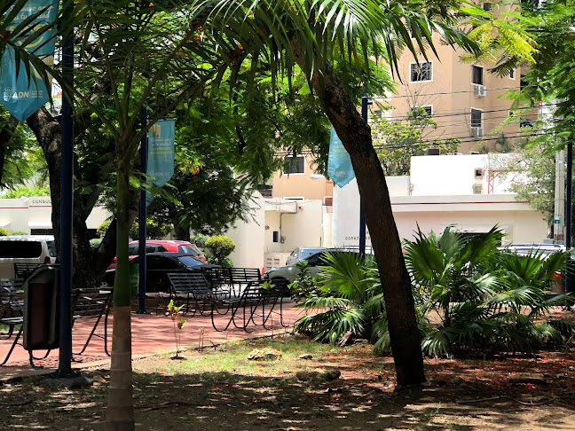 Clínica Corazones Unidos - Médico