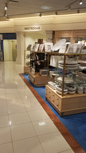 Department Store «Von Maur», reviews and photos, 1530 Polaris Pkwy, Columbus, OH 43240, USA